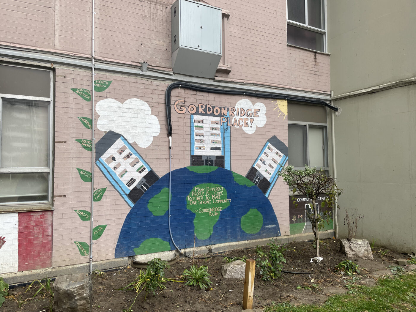 Mural at Gordonridge Place.